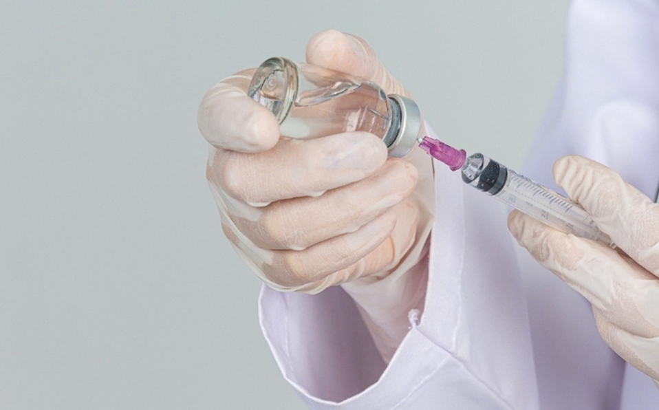 Prevé Herrera vacunar a 10 millones contra covid-19 cada mes