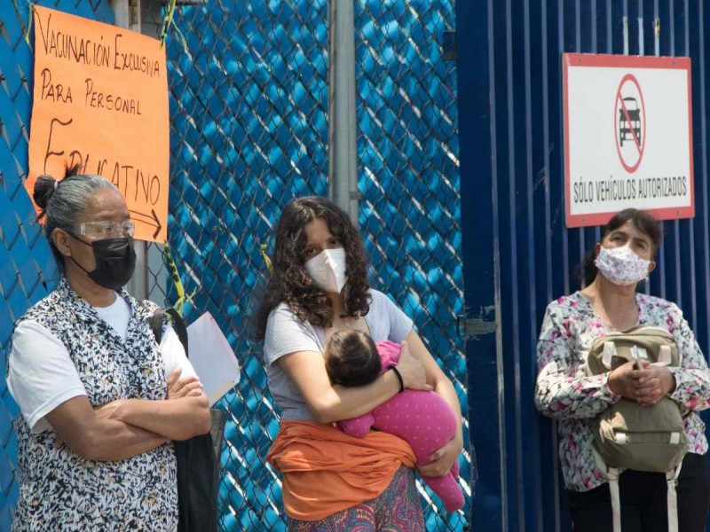 Concluye vacunación de personal educativo en 30 entidades