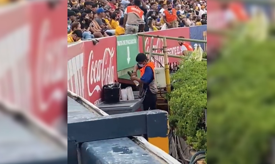Vendedor rebaja cerveza con agua en juego de Tigres