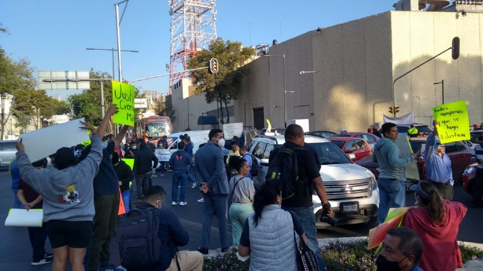 Cierre de funeraria provoca caos y bloqueos en Río de la Loza