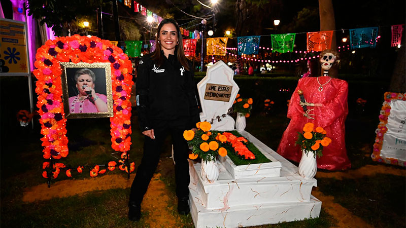 «La Leyenda de Paquita la del Barrio Vuelve a la Vida: Una Catrina Monumental y Un Tributo Sin Fronteras en el Corazón de la Ciudad de México»