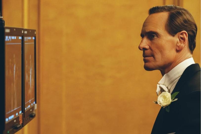 Michael Fassbender encarna a un Kennedy en la impactante nueva serie de Netflix