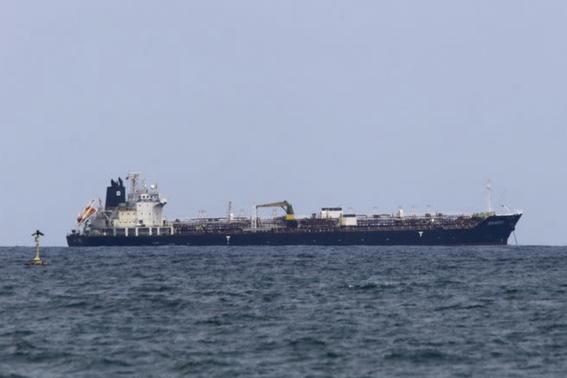 Barco petrolero ruso desafía sanciones y llega a Cuba con aprobación de Washington